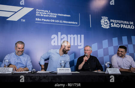 SÃO PAULO, SP - 31.10.2018: BRUNO COVAS COLETIVA GP BRASILIEN F1 - Pressekonferenz der Brasilianischen Formel 1-Grand Prix wurde mit der Teilnahme der Bürgermeister der Stadt São Paulo, Bruno Covas, der kommunalen Serienobjekte Vitor Aly, städtische Infrastruktur gehalten und arbeitet, Orlando Farias, Tourismus und der Veranstalter des Ereignisses, Tamas Rohonyi, am Mittwoch morgen, 31. Oktober, am Autodromo de Interlagos, in São Paulo. (Foto: Van Campos/Fotoarena) Stockfoto