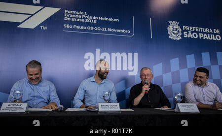 SÃO PAULO, SP - 31.10.2018: BRUNO COVAS COLETIVA GP BRASILIEN F1 - Pressekonferenz der Brasilianischen Formel 1-Grand Prix wurde mit der Teilnahme der Bürgermeister der Stadt São Paulo, Bruno Covas, der kommunalen Serienobjekte Vitor Aly, städtische Infrastruktur gehalten und arbeitet, Orlando Farias, Tourismus und der Veranstalter des Ereignisses, Tamas Rohonyi, am Mittwoch morgen, 31. Oktober, am Autodromo de Interlagos, in São Paulo. (Foto: Van Campos/Fotoarena) Stockfoto