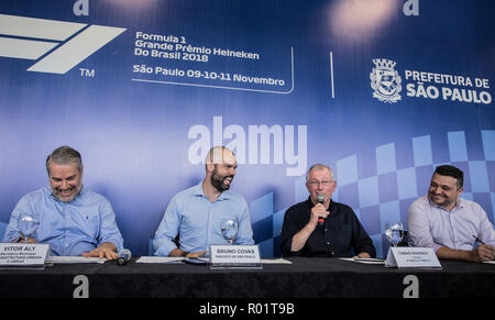 SÃO PAULO, SP - 31.10.2018: BRUNO COVAS COLETIVA GP BRASILIEN F1 - Pressekonferenz der Brasilianischen Formel 1-Grand Prix wurde mit der Teilnahme der Bürgermeister der Stadt São Paulo, Bruno Covas, der kommunalen Serienobjekte Vitor Aly, städtische Infrastruktur gehalten und arbeitet, Orlando Farias, Tourismus und der Veranstalter des Ereignisses, Tamas Rohonyi, am Mittwoch morgen, 31. Oktober, am Autodromo de Interlagos, in São Paulo. (Foto: Van Campos/Fotoarena) Stockfoto