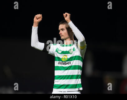 Kilmac Stadion, Dundee, Großbritannien. 31 Okt, 2018. Ladbrokes Premiership Fußball, Dundee gegen Celtic; Mikael Lustig von Celtic am Ende der Credit: Aktion plus Sport/Alamy leben Nachrichten Stockfoto