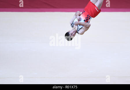 Doha, Katar. 31 Okt, 2018. Kenzo Shirai (JPN) am Boden. GES/Turnen/Gymnastik Weltmeisterschaften in Doha, multi-Disziplin endg., 31.10.2018 - GES/Turnen/Gymnastik Weltmeisterschaften, Doha/Katar: 10/31/2018 - | Verwendung der weltweiten Kredit: dpa/Alamy leben Nachrichten Stockfoto