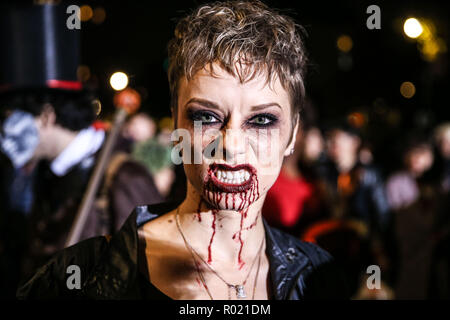 New York, New York, USA. 31 Okt, 2018. Nachtschwärmer beteiligen sich an der 2018 in New York City Halloween Parade am Oktober 31, 2018 in New York City. (Foto: WILLIAM VOLCOV/BRASILIEN FOTO DRÜCKEN) Stockfoto