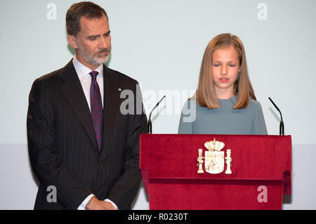 Madrid, Spanien. 31 Okt, 2018. König Felipe VI. Spanien und Prinzessin Leonor von Spanien an die Lesung der Constitución Española anlässlich des 40. Jahrestages der spanischen Verfassung im Instituto Cervantes. Madrid, 31.10.2018 | Verwendung der weltweiten Kredit: dpa/Alamy leben Nachrichten Stockfoto