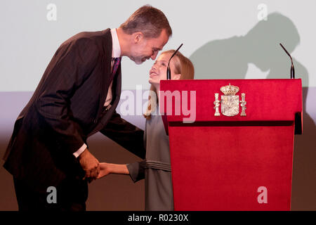 Madrid, Spanien. 31 Okt, 2018. König Felipe VI. Spanien und Prinzessin Leonor von Spanien an die Lesung der Constitución Española anlässlich des 40. Jahrestages der spanischen Verfassung im Instituto Cervantes. Madrid, 31.10.2018 | Verwendung der weltweiten Kredit: dpa/Alamy leben Nachrichten Stockfoto