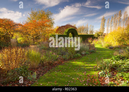 Köln, Lincolnshire, Großbritannien. 31 Okt, 2018. UK Wetter: Ein heller Tag nach einer Nacht Frost in Halle, Germany. Lincolnshire, Großbritannien. 31 Okt, 2018. Quelle: LEE BEEL/Alamy leben Nachrichten Stockfoto