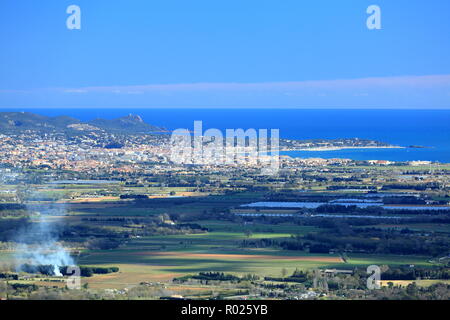 Ansicht von oben oben Roquebrune sur Argens, Frejus, 83, Var, Cote d'Azur, PACA, Stockfoto