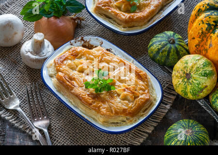 Steak und mushroom Pie - Hohe Betrachtungswinkel Stockfoto