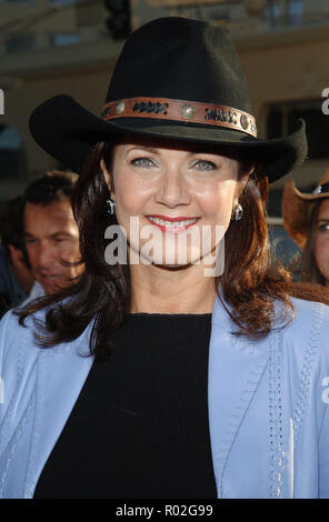 Lynda Carter an der Herzöge von Hazzard Premiere auf der Chinese Theatre in Los Angeles. Juli 28, 2005. CarterLynda 253 Red Carpet Event, Vertikal, USA, Filmindustrie, Prominente, Fotografie, Bestof, Kunst, Kultur und Unterhaltung, Topix Prominente Fashion/Vertikal, Besten, Event in Hollywood Leben - Kalifornien, Roter Teppich und backstage, USA, Film, Stars, Film Stars, TV Stars, Musik, Promis, Fotografie, Bestof, Kunst, Kultur und Unterhaltung, Topix, headshot, vertikal, eine Person aus dem Jahr 2005, Anfrage tsuni@Gamma-USA.com Stockfoto