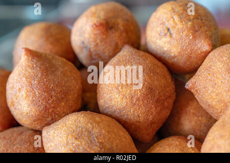 Kibbeh, Icli Köfte, gefüllte Frikadellen Stockfoto