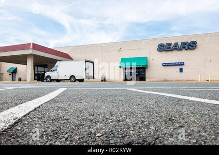 Charlottesville, Virginia United States 10/30/18 Sears Dateien bankrott, nachdem eine finanzielle retail Symbol für Generationen Stockfoto