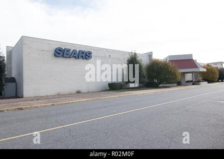 Charlottesville, Virginia United States 10/30/18 Sears Dateien bankrott, nachdem eine finanzielle retail Symbol für Generationen Stockfoto