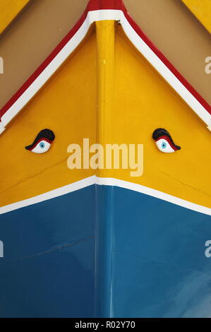 Nahaufnahme von einem traditionellen maltesischen Fischerboot Stockfoto