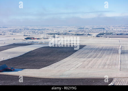 Blick auf die Felder im Winter Stockfoto