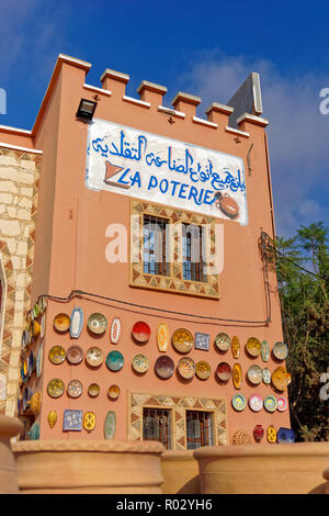 Keramikfabrik und Shop zwischen Agadir und Tiznit im Souss-Massa, Marokko. Stockfoto