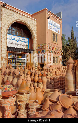 Keramikfabrik und Shop zwischen Agadir und Tiznit im Souss-Massa, Marokko. Stockfoto