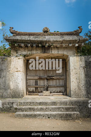 Okinawa/Japan - Oktober 9, 2018: Shurijo Schloss diente als Stolz und Würdevoll Zentrum von Ryukyu Königreich und seine Politik, auswärtige Angelegenheiten und cul Stockfoto