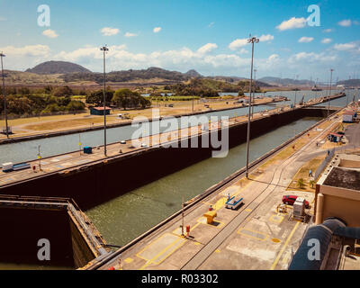 Panama City, Panama - März 2018: Leere Miraflores Schleusen, Panama Canal, Panama City Stockfoto