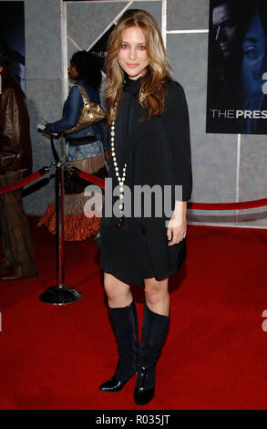 Piper Perabo Ankunft auf dem PRESTIGE Premiere am El Capitan Theatre in Los Angeles. Oktober 17, 2006 in voller Länge Augenkontakt 06 PeraboPiper 024 Red Carpet Event, Vertikal, USA, Filmindustrie, Prominente, Fotografie, Bestof, Kunst, Kultur und Unterhaltung, Topix Prominente Fashion/Vertikal, Besten, Event in Hollywood Leben - Kalifornien, Roter Teppich und backstage, USA, Film, Stars, Film Stars, TV Stars, Musik, Promis, Fotografie, Bestof, Kunst, Kultur und Unterhaltung, Topix, vertikal, eine Person aus dem Jahr 2006, Anfrage tsuni@Gamma-USA.com Stockfoto