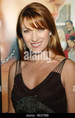 Jane Seymour bei der Ankunft im Schönheitssalon Premiere am National Theatre in Los Angeles. März 24, 2004.08 SeymourJane 061 Red Carpet Event, Vertikal, USA, Filmindustrie, Prominente, Fotografie, Bestof, Kunst, Kultur und Unterhaltung, Topix Prominente Fashion/Vertikal, Besten, Event in Hollywood Leben - Kalifornien, Roter Teppich und backstage, USA, Film, Stars, Film Stars, TV Stars, Musik, Promis, Fotografie, Bestof, Kunst, Kultur und Unterhaltung, Topix, headshot, vertikal, eine Person aus dem Jahr 2005, Anfrage tsuni@Gamma-USA.com Stockfoto