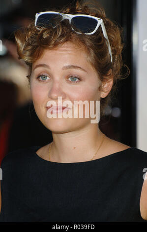 Erika Christensen an der Simpsons anreisen, der Film Premiere an der Westwood Theatre in Los Angeles. headshot Glas auf der Oberseite des headChristensenErika 142 Red Carpet Event, Vertikal, USA, Filmindustrie, Prominente, Fotografie, Bestof, Kunst, Kultur und Unterhaltung, Topix Prominente Fashion/Vertikal, Besten, Event in Hollywood Leben - Kalifornien, Roter Teppich und backstage, USA, Film, Stars, Film Stars, TV Stars, Musik, Promis, Fotografie, Bestof, Kunst, Kultur und Unterhaltung, Topix, headshot, vertikal, eine Person aus dem Jahr 2007, inquir Stockfoto