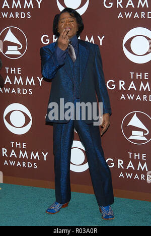 James Brown am 47. jährlichen Grammy Awards im Staples Center in Los Angeles. 13. Februar 2005. BrownJames 52 Red Carpet Event, Vertikal, USA, Filmindustrie, Prominente, Fotografie, Bestof, Kunst, Kultur und Unterhaltung, Topix Prominente Fashion/Vertikal, Besten, Event in Hollywood Leben - Kalifornien, Roter Teppich und backstage, USA, Film, Stars, Film Stars, TV Stars, Musik, Promis, Fotografie, Bestof, Kunst, Kultur und Unterhaltung, Topix, vertikal, eine Person aus dem Jahr 2006, Anfrage tsuni@Gamma-USA.com Mode - Volle Länge Stockfoto