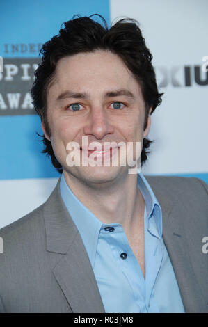 Zach Braff am 22. Film Independent Spirit Awards in Santa Monica Beach in Los Angeles. headshot Lächeln Blickkontakt BraftZack 123 Red Carpet Event, Vertikal, USA, Filmindustrie, Prominente, Fotografie, Bestof, Kunst, Kultur und Unterhaltung, Topix Prominente Fashion/Vertikal, Besten, Event in Hollywood Leben - Kalifornien, roten Teppich ankommen und backstage, USA, Film, Stars, Film Stars, TV Stars, Musik, Promis, Fotografie, Bestof, Kunst, Kultur und Unterhaltung, Topix, headshot, vertikal, eine Person aus dem Jahr 2007, Anfrage tsuni @ Gamma-USA. Stockfoto