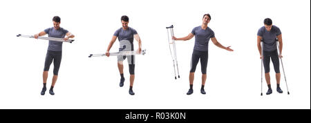 Junge Patientin Sportler Sportler leiden eine Verletzung Trauma mit Krücken isoliert auf weißem Stockfoto