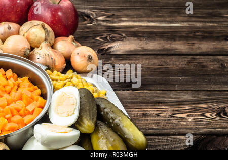 Bestandteile von Salat, Kochen, Rezept, traditionelle polnische Küche Stockfoto