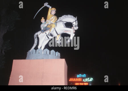 Statue von Rani Lakshmibai in Jhansi, Uttar Pradesh, Indien, Lakshmibai Newalkar, Rani von Jhansi, Maharani von Jhansi, Stockfoto