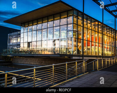 Hauser Forum & Broers Building & West, Cambridge West Science Site - Innovation Center & West Cafe am West Cambridge Standort der Universität Cambridge Stockfoto