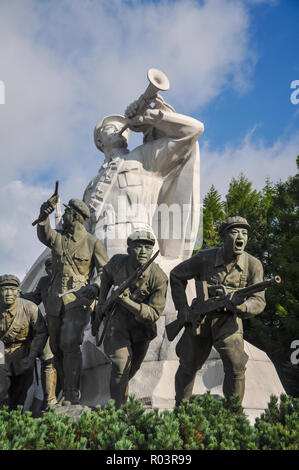 Samijyong Denkmal, Nordkorea, 09.09.2018: Unglaublich hohes Denkmal liegt in der Nähe von Mt. Paektu und markiert den historischen Ort, wo Kim Il Sung f Stockfoto