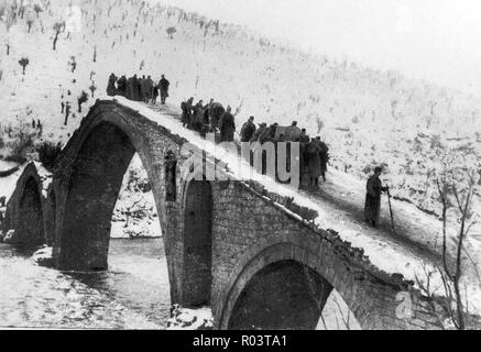 Die serbischen Truppen durch Albanien Berge, 1915 Rückzug, Albanien Stockfoto