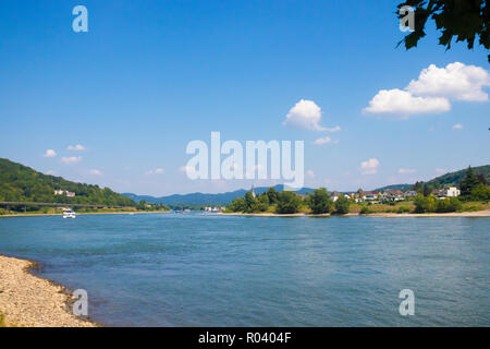 Die Eurovelo 15 Radweg entlang des Rheins in der Nähe von Bonn Deutschland. Stockfoto