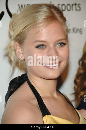 Carly Schroeder bei der Ankunft im BILLIES Auszeichnungen, Frauen im Sport im Beverly Hilton in Los Angeles. headshot smileSchroederCarly 049 Red Carpet Event, Vertikal, USA, Filmindustrie, Prominente, Fotografie, Bestof, Kunst, Kultur und Unterhaltung, Topix Prominente Fashion/Vertikal, Besten, Event in Hollywood Leben - Kalifornien, Roter Teppich und backstage, USA, Film, Stars, Film Stars, TV Stars, Musik, Promis, Fotografie, Bestof, Kunst, Kultur und Unterhaltung, Topix, headshot, vertikal, eine Person aus dem Jahr 2007, Anfrage tsuni@Gamma-USA.com Stockfoto