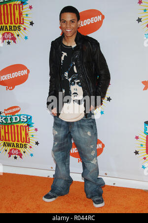 Evan Ross bei der Nickel Odeon Kid's Choice Awards bei der Ankunft im Pauley Pavillon an der UCLA in Los Angeles. April 1, 2006. RossEvan 015 Red Carpet Event, Vertikal, USA, Filmindustrie, Prominente, Fotografie, Bestof, Kunst, Kultur und Unterhaltung, Topix Prominente Fashion/Vertikal, Besten, Event in Hollywood Leben - Kalifornien, Roter Teppich und backstage, USA, Film, Stars, Film Stars, TV Stars, Musik, Promis, Fotografie, Bestof, Kunst, Kultur und Unterhaltung, Topix, vertikal, eine Person aus dem Jahr 2006, Anfrage tsuni@Gamma-USA.com Mode - Volle Len Stockfoto