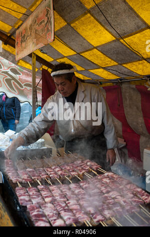 Kyoto, Japan, gebratenes Rindfleisch Spieße Stockfoto