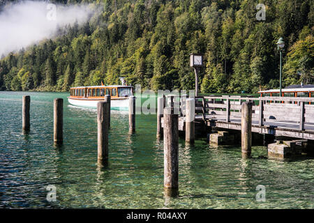 Bootsfahrt, Königssee, Nationalpark Berchtesgaden, Deutschland, Europa. Stockfoto