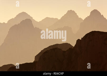 Blick vom Mangrt Pass in Richtung der Julischen Alpen, die aus Slowenien nach Italien, Slowenien Stockfoto