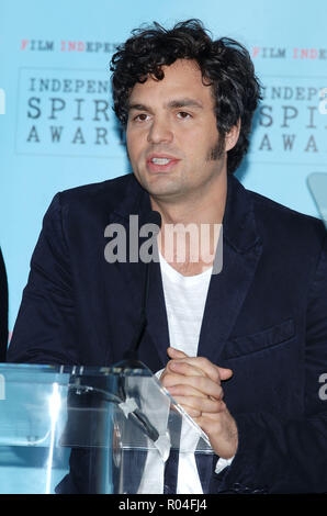 Mark Ruffalo bei den Nominierungen für die 2006 Independent Spirit Awards im Meridien Hotel in Los Angeles. November 29, 2005. RuffaloMark003 Red Carpet Event, Vertikal, USA, Filmindustrie, Prominente, Fotografie, Bestof, Kunst, Kultur und Unterhaltung, Topix Prominente Fashion/Vertikal, Besten, Event in Hollywood Leben - Kalifornien, Roter Teppich und backstage, USA, Film, Stars, Film Stars, TV Stars, Musik, Promis, Fotografie, Bestof, Kunst, Kultur und Unterhaltung, Topix, headshot, vertikal, eine Person aus dem Jahr 2005, Anfrage tsuni@Gamma-USA.co Stockfoto