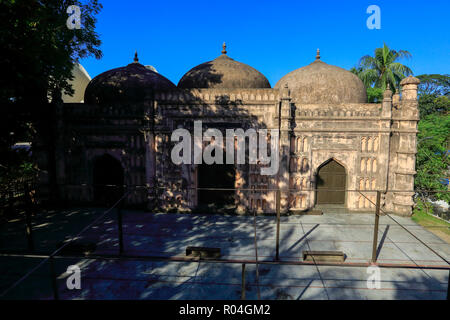 Shahbaz Khan Moschee oder Haji Khwaja Shahbaz Moschee ist ein historischen Moschee in Dhaka, Bangladesh. Ein Kaufmann, der Prinz von Dhaka, der Hauptstadt von Haji khwaja Shahbaz Stockfoto