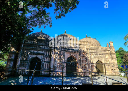 Shahbaz Khan Moschee oder Haji Khwaja Shahbaz Moschee ist ein historischen Moschee in Dhaka, Bangladesh. Ein Kaufmann, der Prinz von Dhaka, der Hauptstadt von Haji khwaja Shahbaz Stockfoto