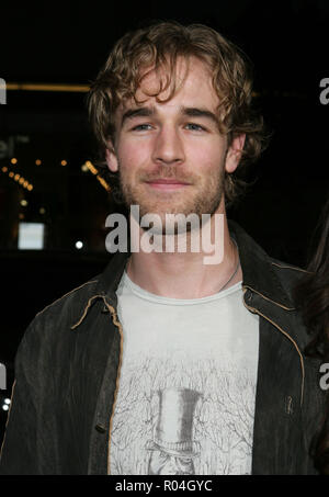 James Van Der Beek bei der Ankunft im Erraten, wer Premiere auf der Chinese Theatre in Los Angeles. März 13, 2005. VanDerBeekJames 071 Red Carpet Event, Vertikal, USA, Filmindustrie, Prominente, Fotografie, Bestof, Kunst, Kultur und Unterhaltung, Topix Prominente Fashion/Vertikal, Besten, Event in Hollywood Leben - Kalifornien, Roter Teppich und backstage, USA, Film, Stars, Film Stars, TV Stars, Musik, Promis, Fotografie, Bestof, Kunst, Kultur und Unterhaltung, Topix, headshot, vertikal, eine Person aus dem Jahr 2005, Anfrage tsuni@Gamma-USA.com Stockfoto