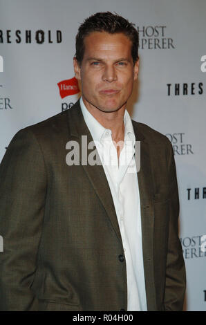 Brian Van Holt bei der Launch Party ankommen für die Ghost Whisperer und Schwelle auf dem Hollywood Forever Cemetery in Los Angeles. September 9, 2005. VanHoltBrian038 Red Carpet Event, Vertikal, USA, Filmindustrie, Prominente, Fotografie, Bestof, Kunst, Kultur und Unterhaltung, Topix Prominente Fashion/Vertikal, Besten, Event in Hollywood Leben - Kalifornien, Roter Teppich und backstage, USA, Film, Stars, Film Stars, TV Stars, Musik, Promis, Fotografie, Bestof, Kunst, Kultur und Unterhaltung, Topix, headshot, vertikal, eine Person aus dem Jahr 2005, in Stockfoto