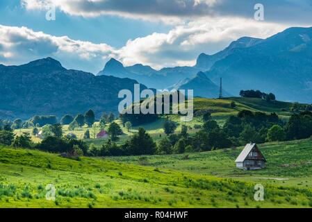 MONTENEGRO, DURMITOR. Die Berge, sehr beliebt für Wanderungen und Wintersport, ist 1980 von der UNESCO zum Weltkulturerbe ernannt erklärt Stockfoto