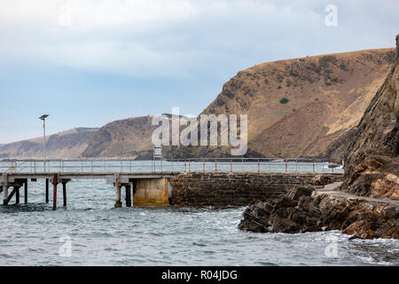 Kein Volk auf der ikonischen zweite Tal Steg mit den Bergen im Hintergrund an einem bewölkten Tag auf der Halbinsel Fleurieu in Südaustralien auf 1. N Stockfoto