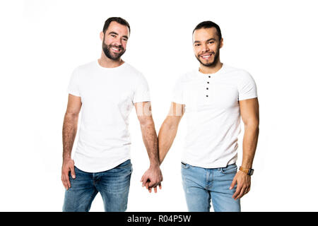 Junge Homosexuelle Homosexuelles Paar lieben einander auf einem weißen Hintergrund. Stockfoto