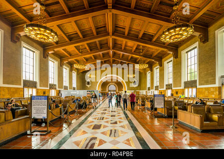 Blick auf den Innenbereich von Union Station, Los Angeles, Kalifornien, Vereinigte Staaten von Amerika, Nordamerika Stockfoto