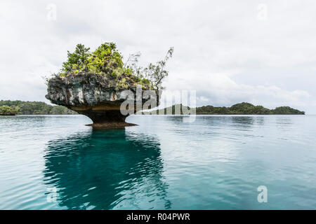 Interessante Felsformationen auf der Insel Vanua Yageta, Nördliche Lau Group, der Republik Fidschi, südpazifischen Inseln, Pazifik Stockfoto