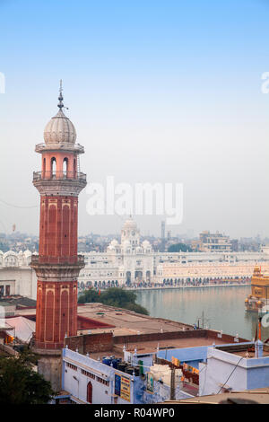 Harmandir Sahib (der Goldene Tempel), Amritsar, Punjab, Indien, Asien Stockfoto