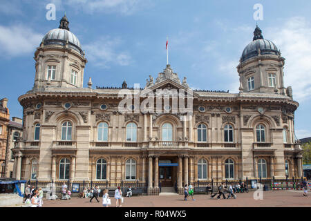 Die beeindruckende Fassade des Rumpfes Maritime Museum (zuvor das Dock Ofices) im Queen Victoria Square, Hull, Humberside, East Yorkshire Stockfoto